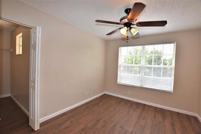 Building Photo - 10395 Little Mustang Way