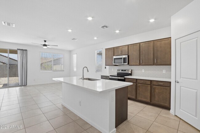 Building Photo - 25293 W Wayland Dr