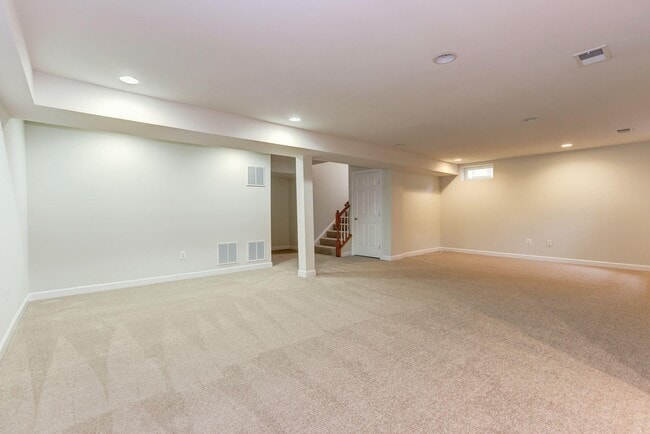 Building Photo - 2705 Mae Wade Ave