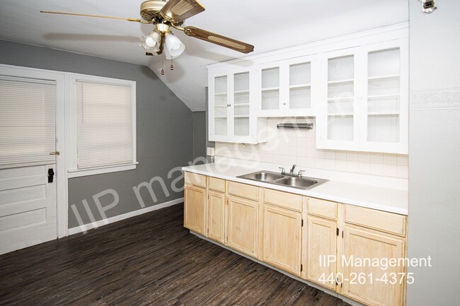 Building Photo - Cozy 2 Bedroom, 1 Bathroom Apartment in Ga...