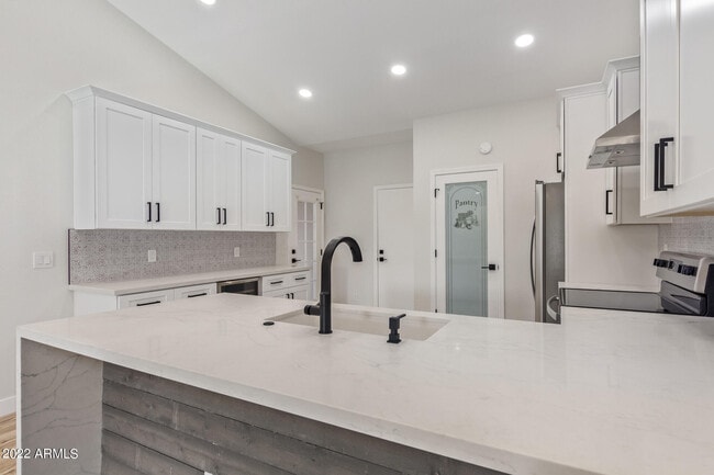 Building Photo - 11 N Concord St