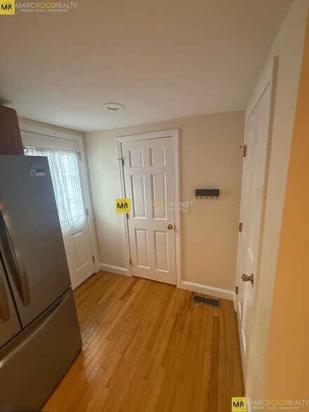 Building Photo - 5 Clarken Ct