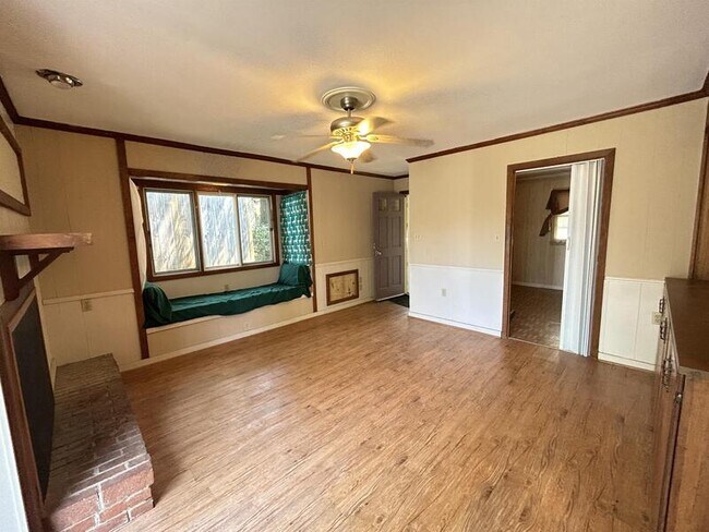 Building Photo - 317 Clarendon Dr