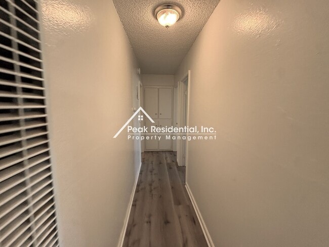 Building Photo - 4536 Ashcroft Ave