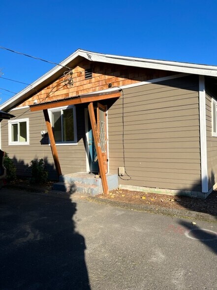 Building Photo - 4808 NE 99th Ave