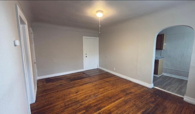 Building Photo - 11255 Charlemagne Ave