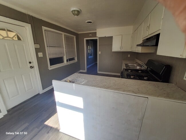 Building Photo - Morris