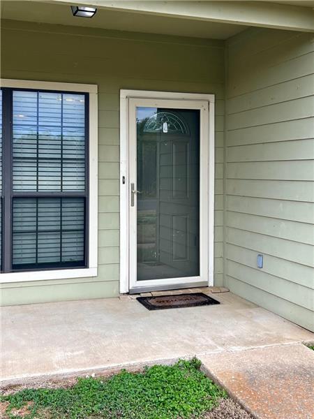 Building Photo - 208 Garden Dr