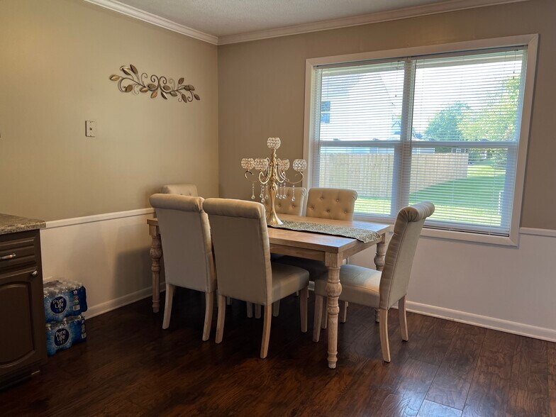 Kitchen- Eating Area - 14214 W Heather Ln