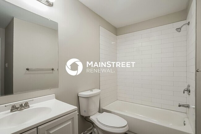 Building Photo - 3 Bedroom Pet-Friendly Home in OAK RIDGE, ...