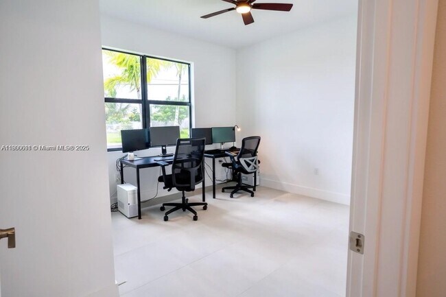 Building Photo - 30707 SW 193rd Ave