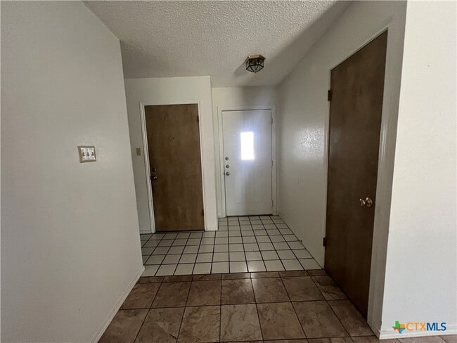 Building Photo - 4708 Bluestem Ln