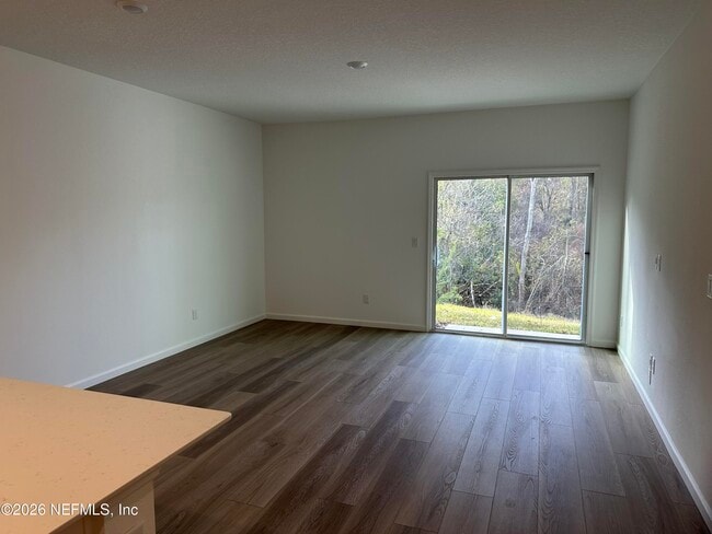 Building Photo - 535 Holly Lks Dr