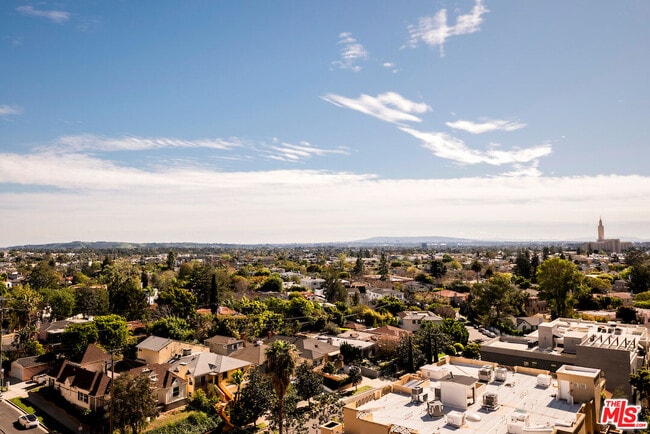 Building Photo - 10550 Wilshire Blvd