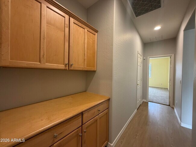 Building Photo - 2902 W Haley Dr