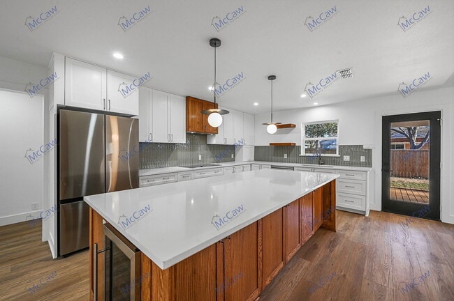 Building Photo - 7412 Fenton Dr