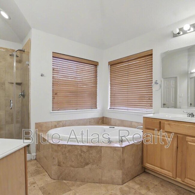 Building Photo - 4905 Canberra Ln