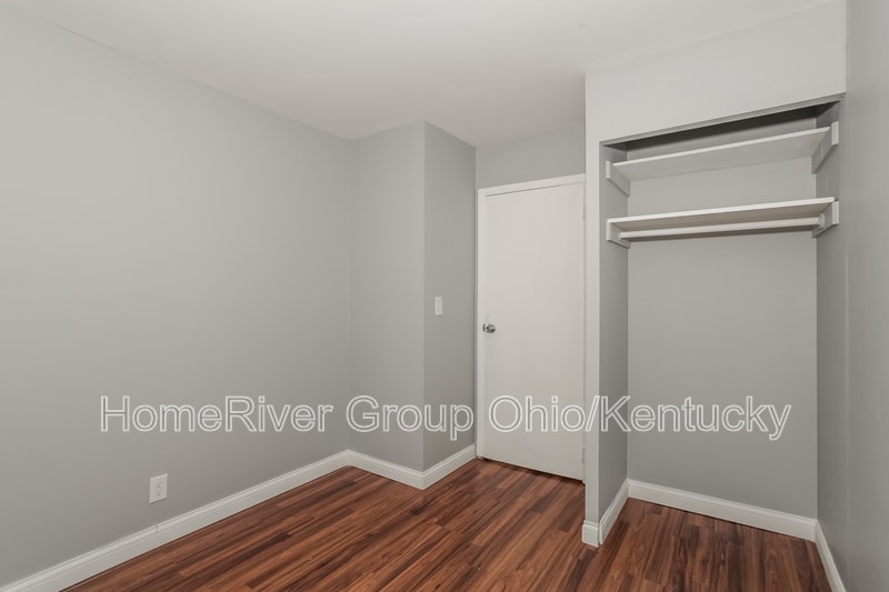 Building Photo - 10735 Invicta Ct