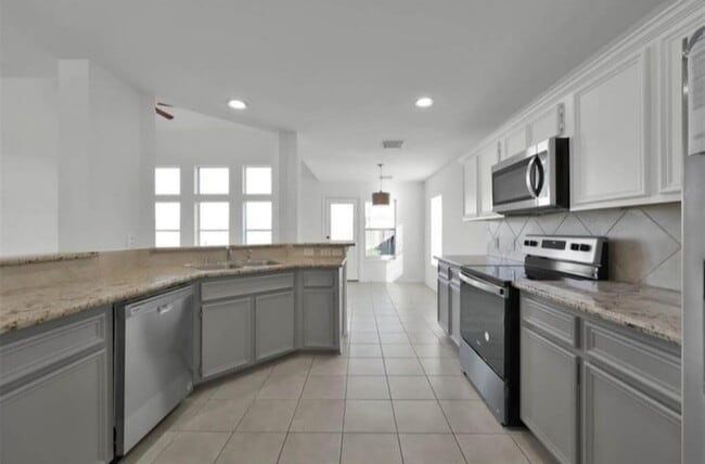 Building Photo - 22056 Knights Cove Dr