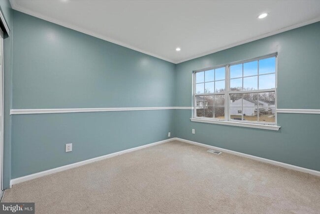 Building Photo - 306 Manor Ln