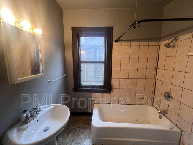 Building Photo - 2530 N 37th St