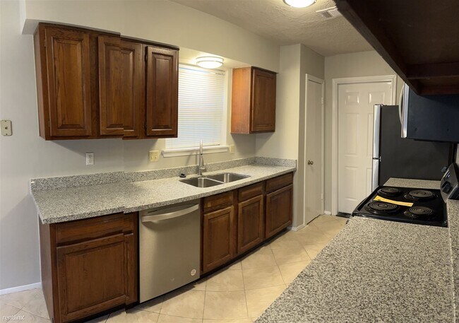 Building Photo - 3 br, 2 bath House - 7522 Echo Pines Dr