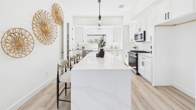 Building Photo - 2417 Harrington St