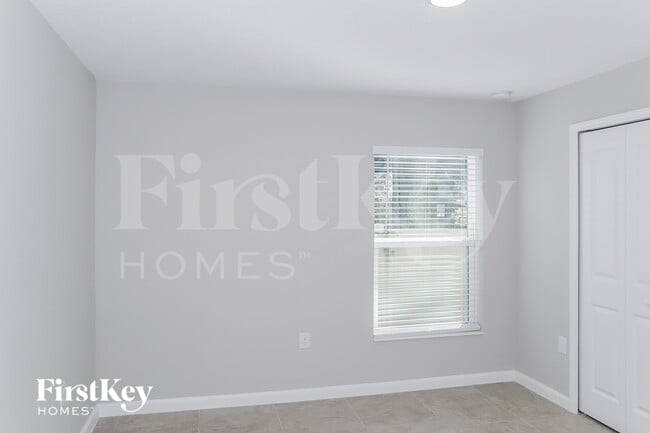 Building Photo - 437 Earhart Dr