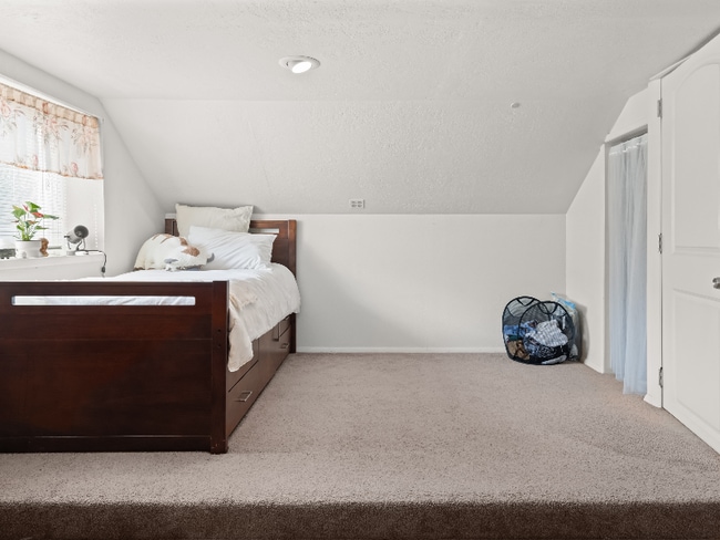 Building Photo - 544 E 600 N