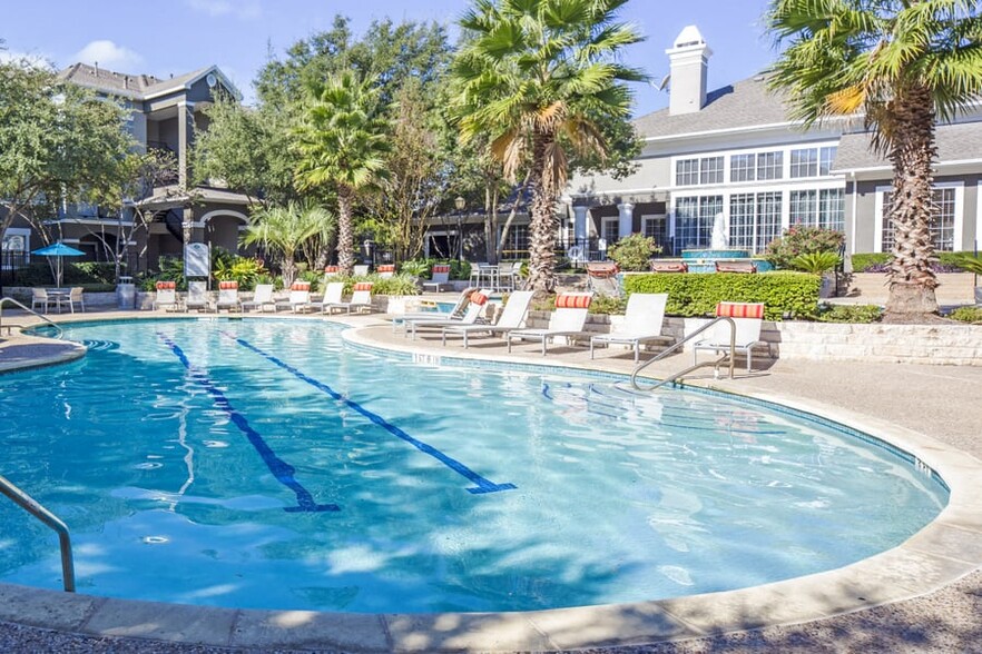 Pool lap lane with poolside seating - Nolina Flats