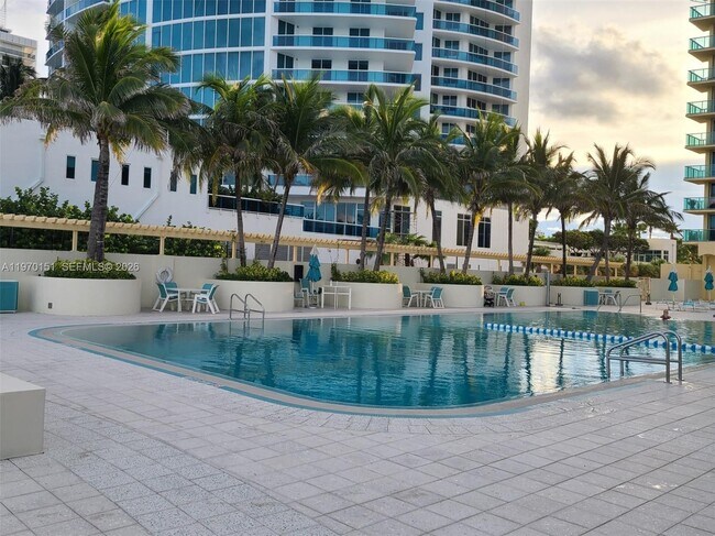 Building Photo - 2501 S Ocean Dr