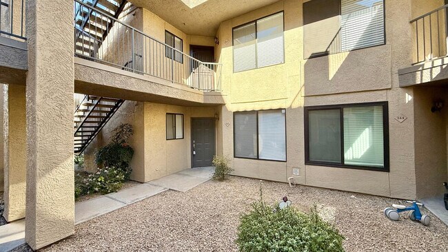 Building Photo - 4925 E Desert Cove Ave