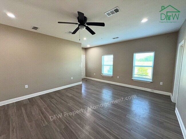 Building Photo - Spacious 4-Bedroom Corner Home - 2-Car Garage, Fenced Yard