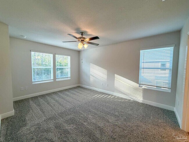 Building Photo - 710-E Giese Ln