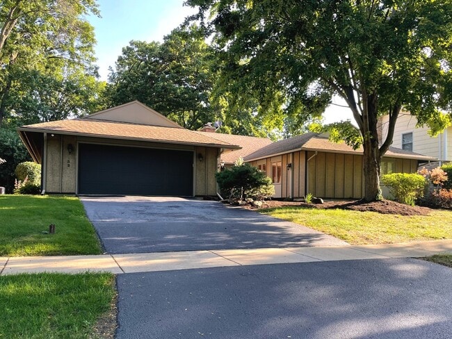 Primary Photo - 1132 Barberry Ct