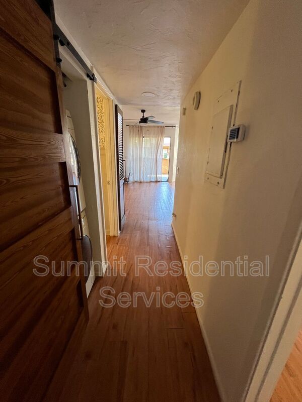 Building Photo - 1700 W Wood Bridge Ct