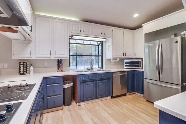 Building Photo - 3289 Altoro Ln