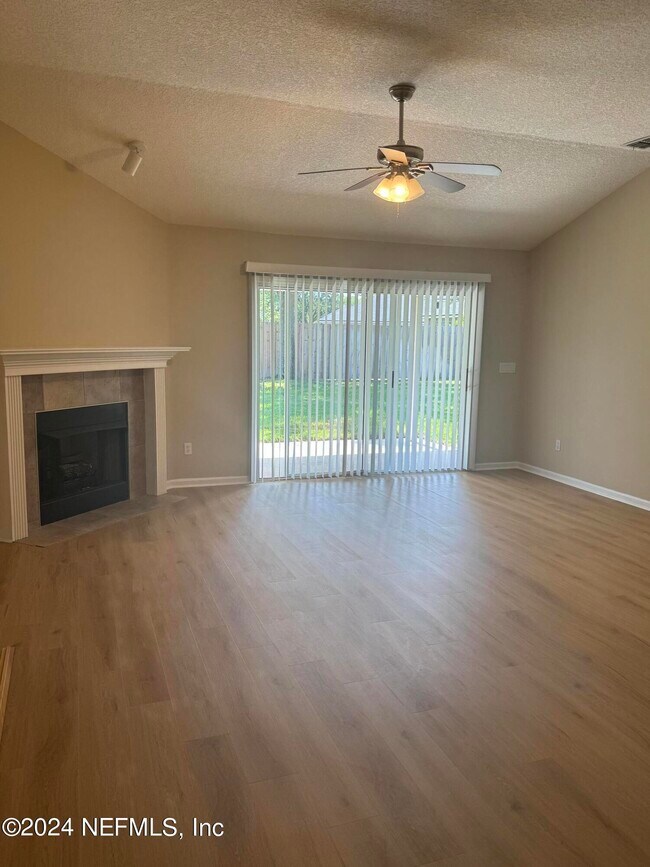 Building Photo - 2016 Spring Meadows Ct