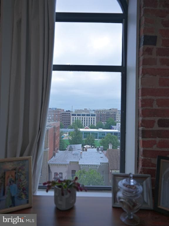 Building Photo - 1615 Q St NW