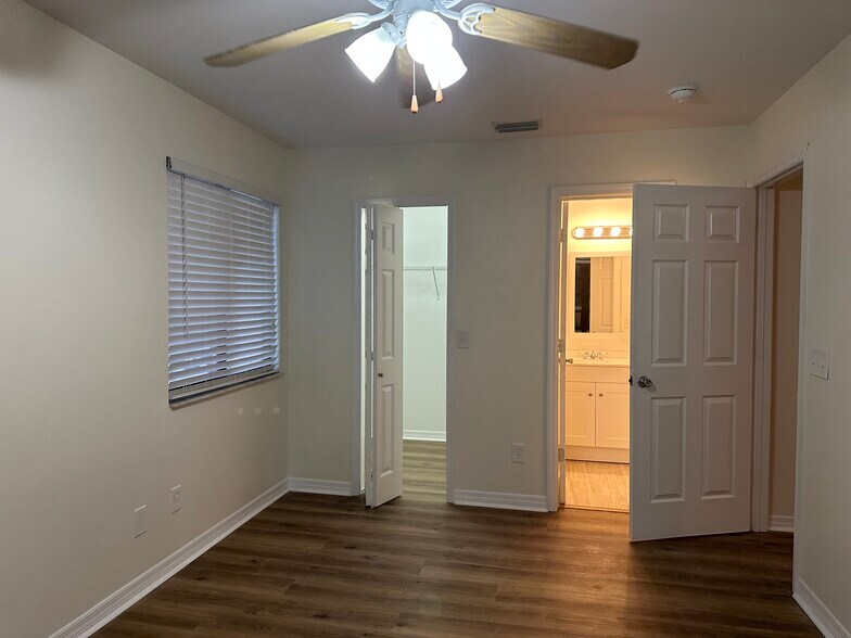 Building Photo - 6019 Scotchwood Gln