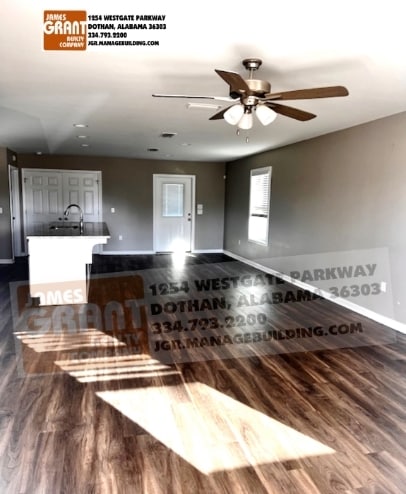 Building Photo - 9965 S Park Ave