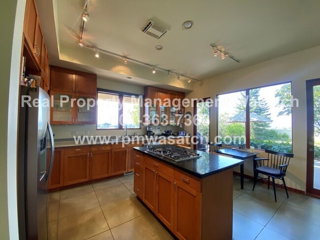 Building Photo - Check out This Stunning 3 Bedroom 2.5 Bath...