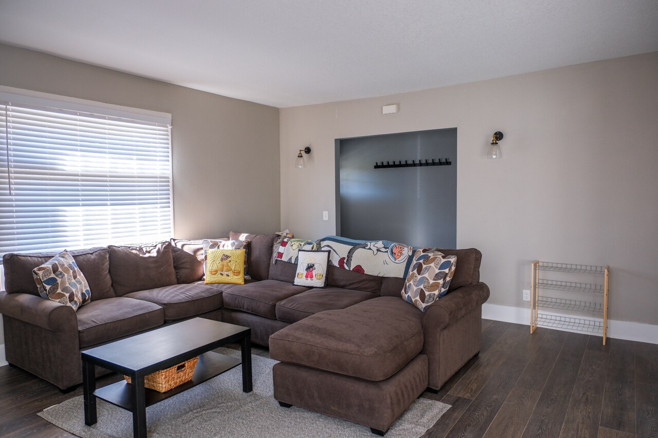 Building Photo - 5530 N Haight Ave