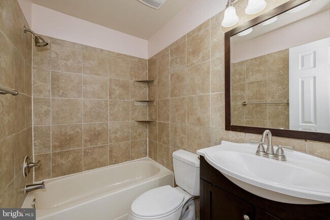 Building Photo - 7710 Green Garland Dr