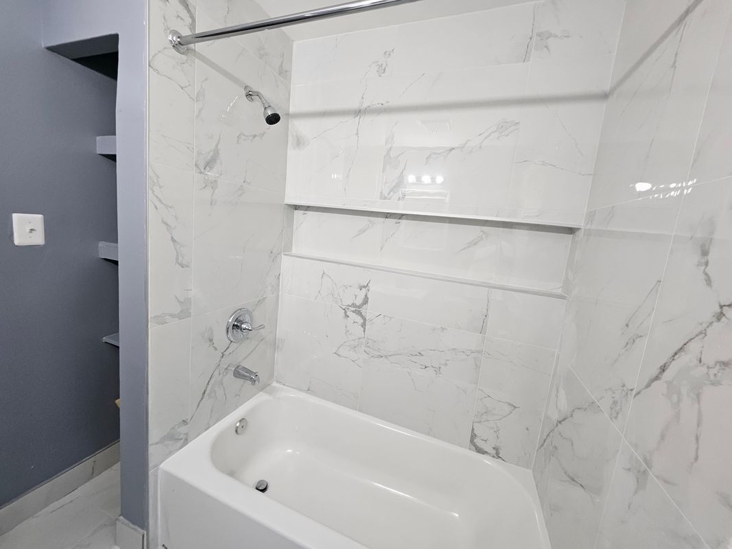 Building Photo - 3401 15th St SE