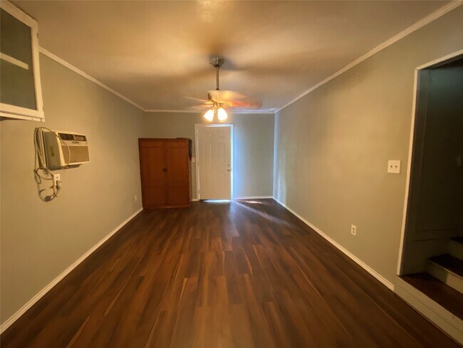 Building Photo - 109 Birchwood Dr