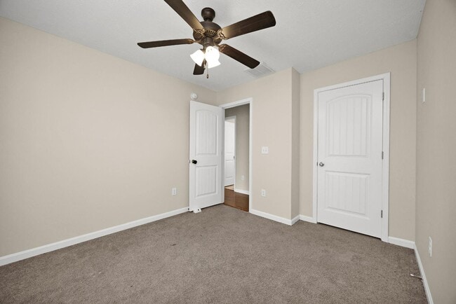 Building Photo - 15 Goldenrod Dr