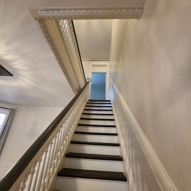 Building Photo - 720-722 W Granite