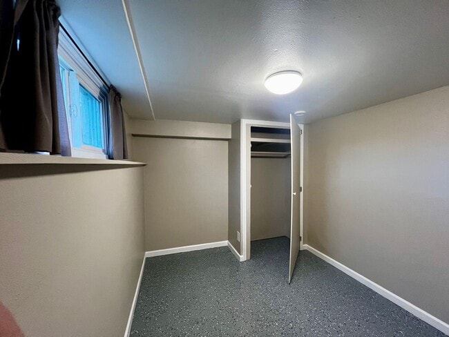 Building Photo - Charming 4-Bedroom Home with Office