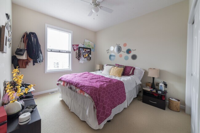 Building Photo - Available Sept 4th, 2026!